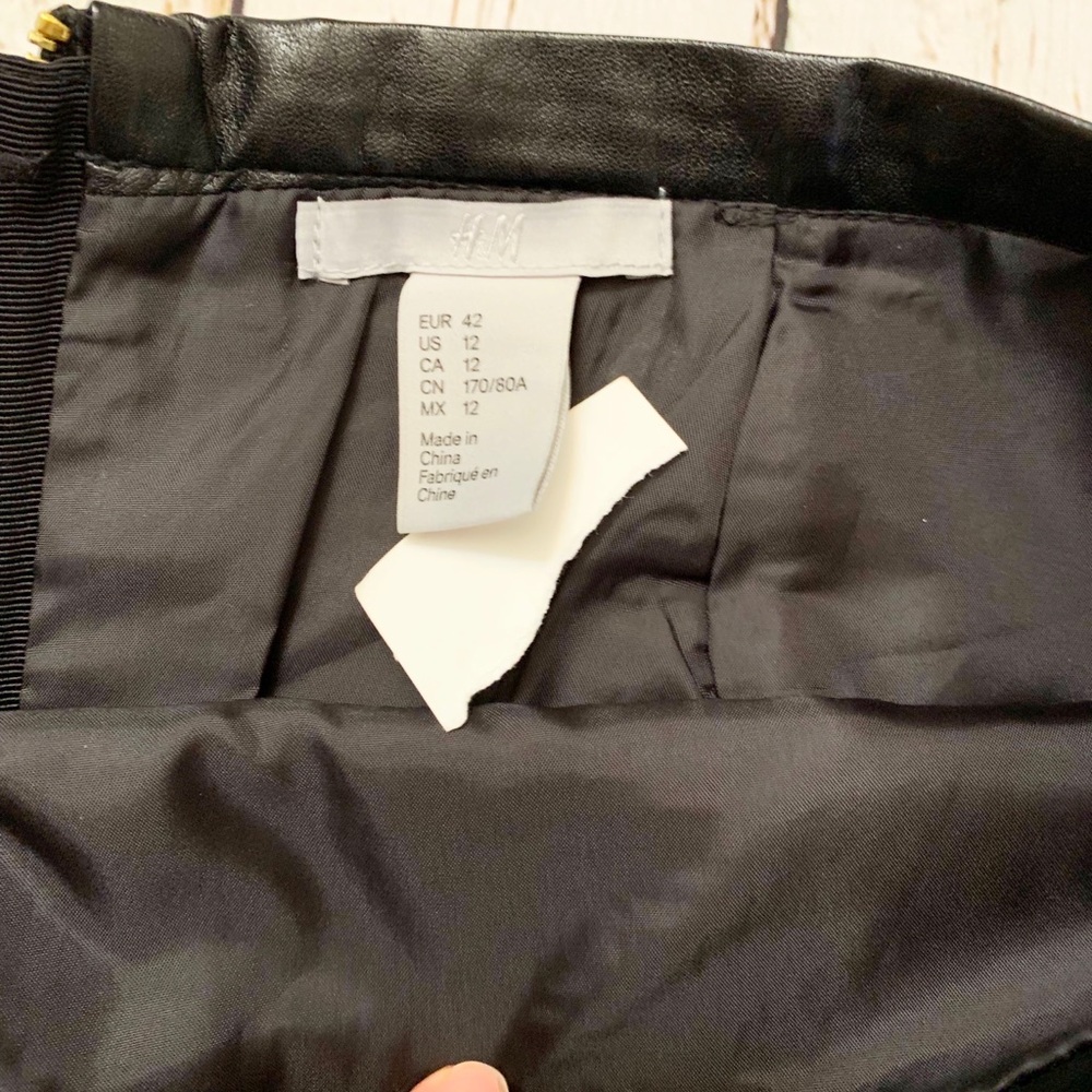 H&M Skirt - Picture 3 of 4